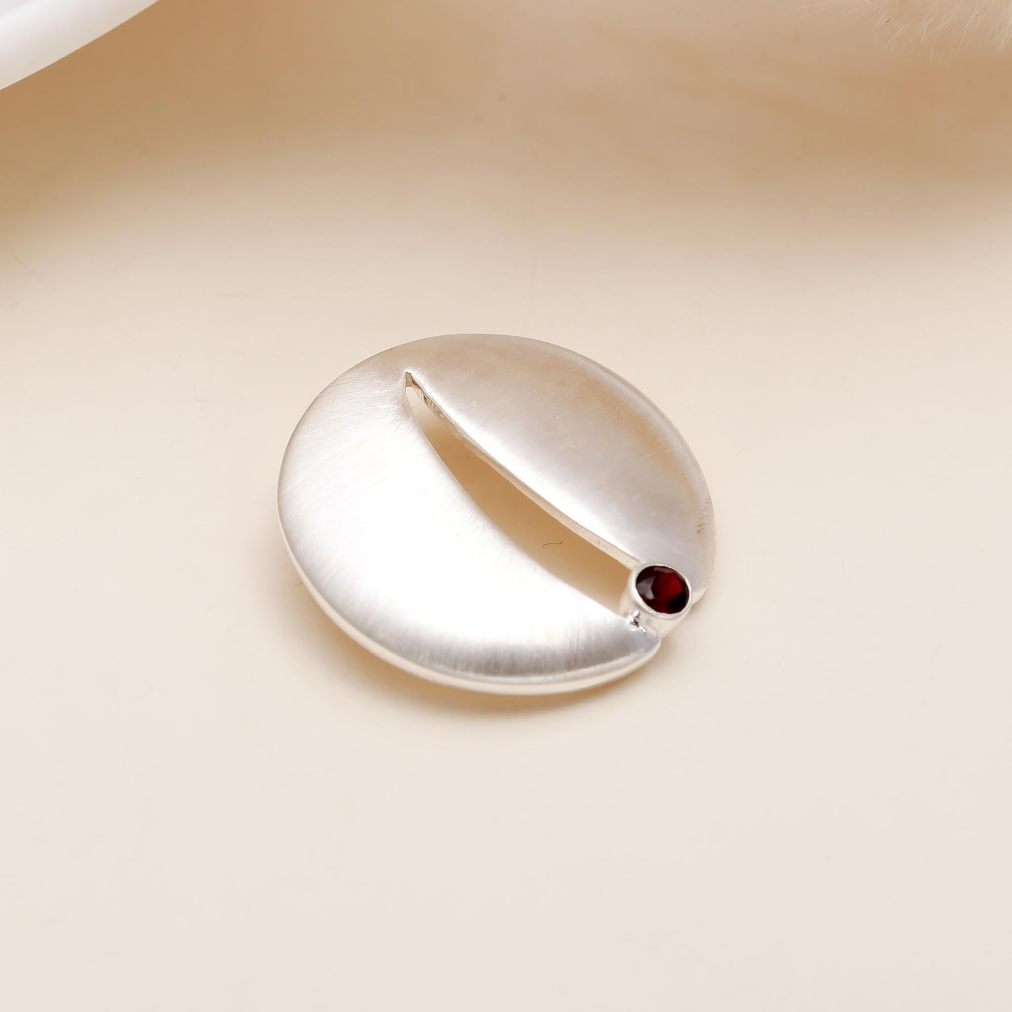 925 Sterling Silver Round Garnet Pendant