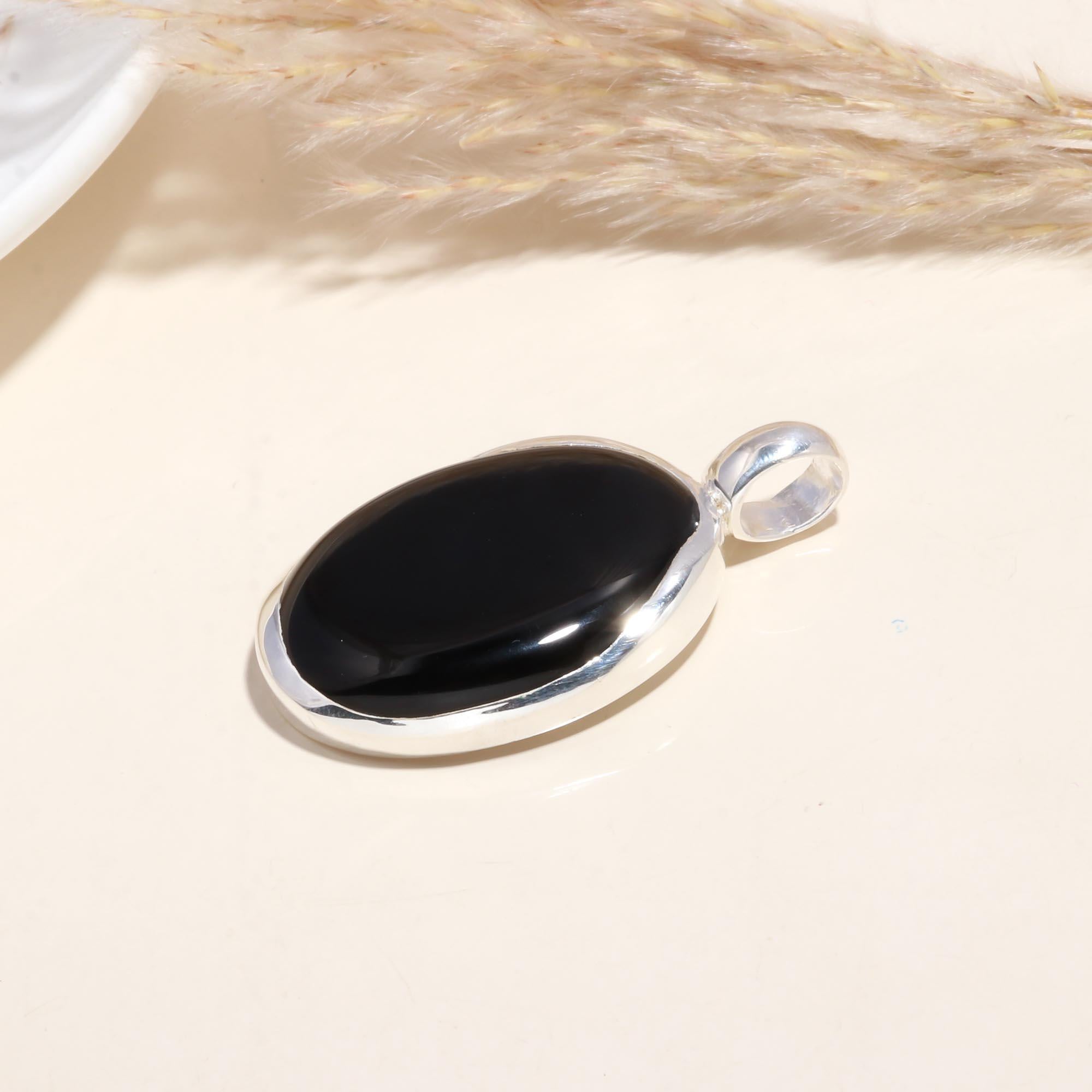925 Sterling Silver Oval Black Onyx Pendant