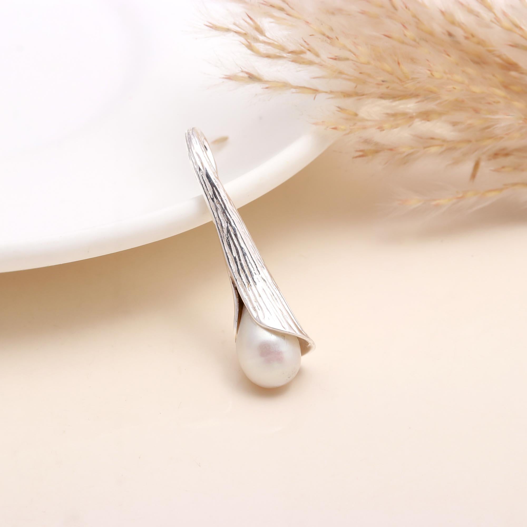 925 Sterling Silver Calla Lily Pearl Pendant