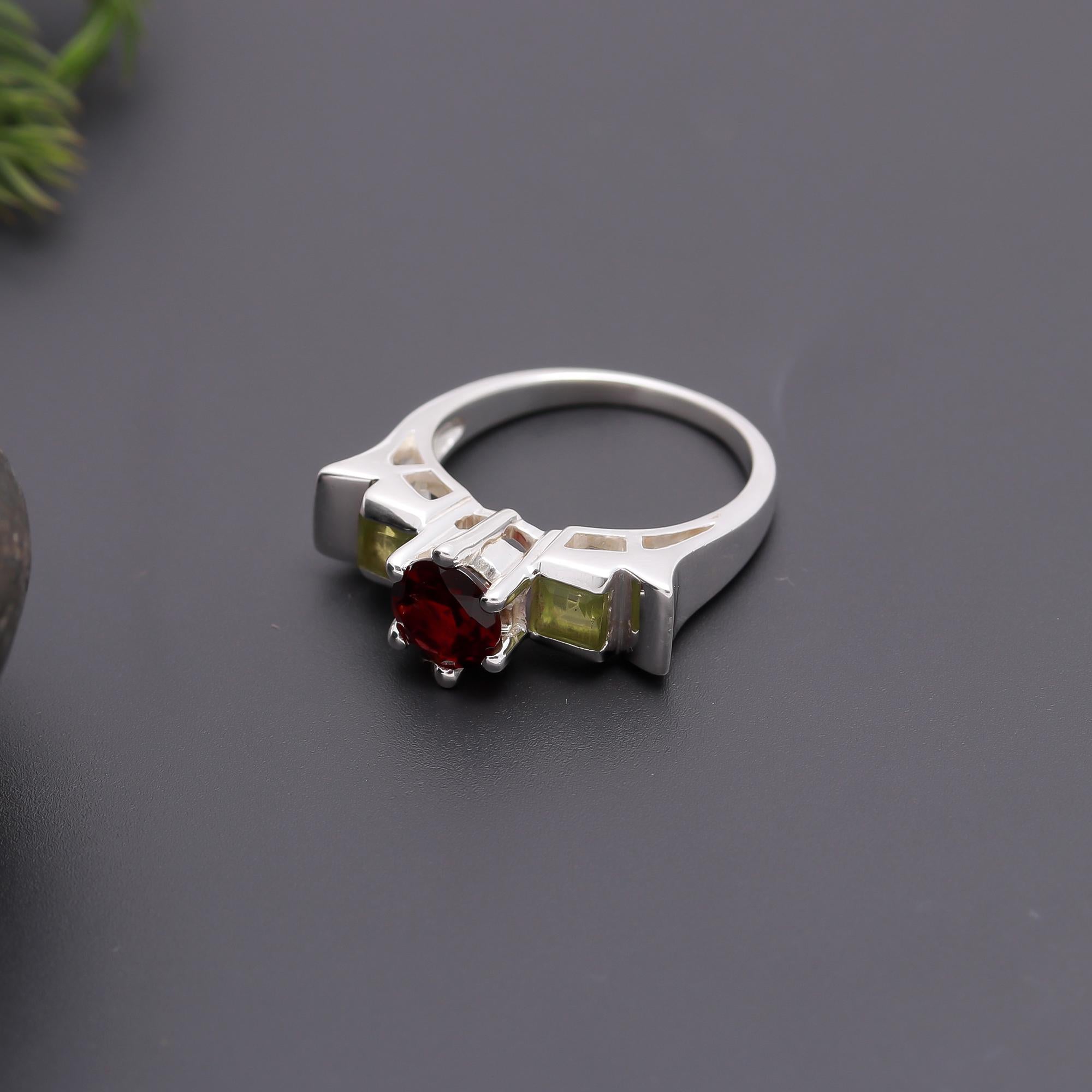 925 Silver Garnet & Peridot Designer Ring