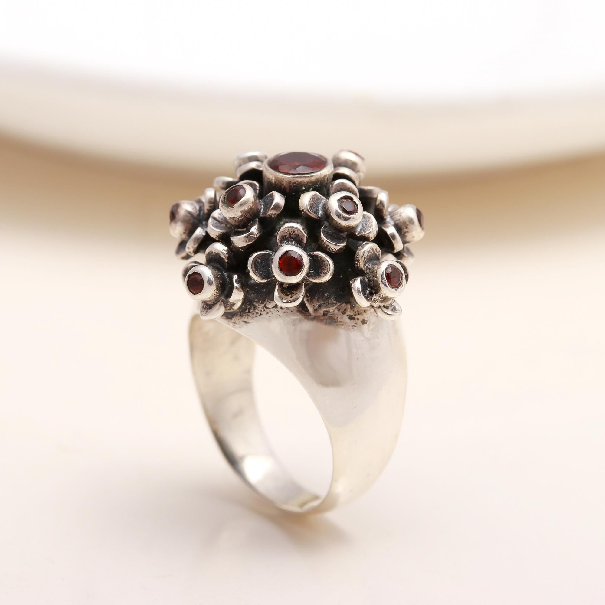 Handmade garnet cluster silver ring close-up