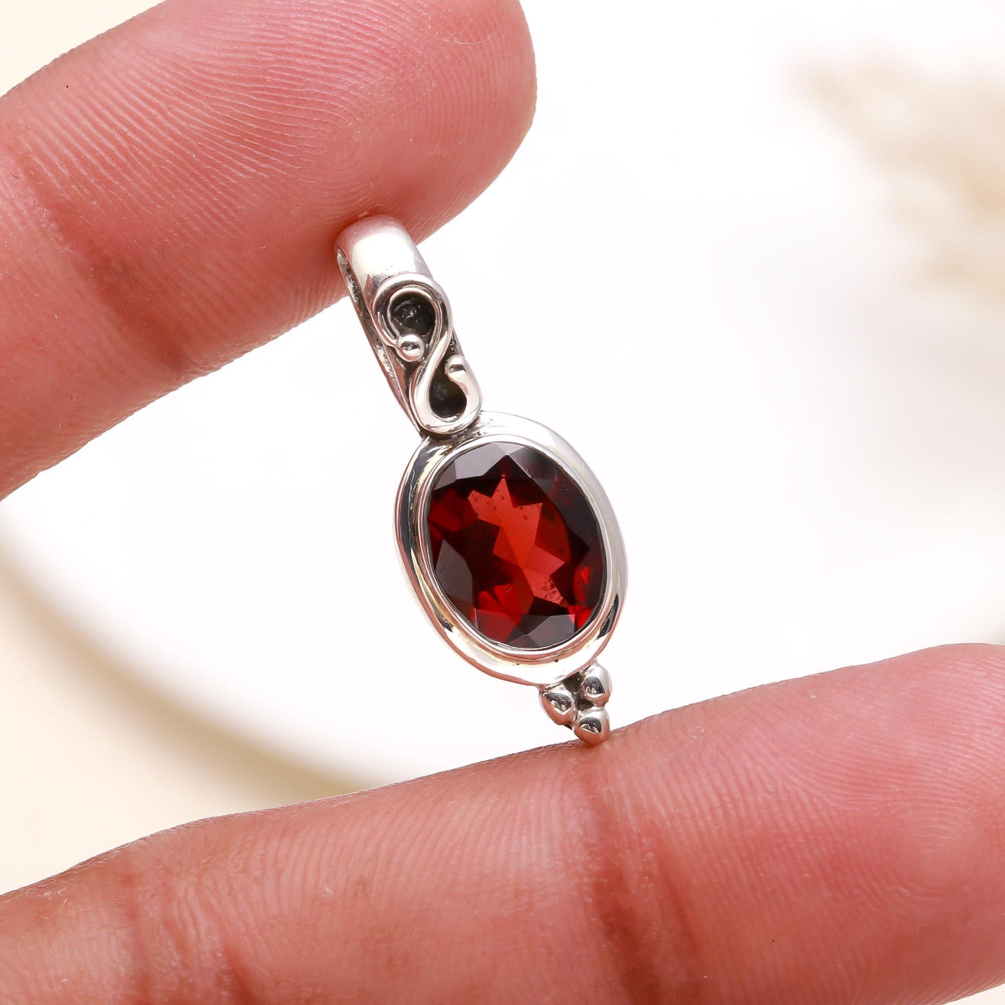 925 Sterling Silver Oval Garnet Pendant