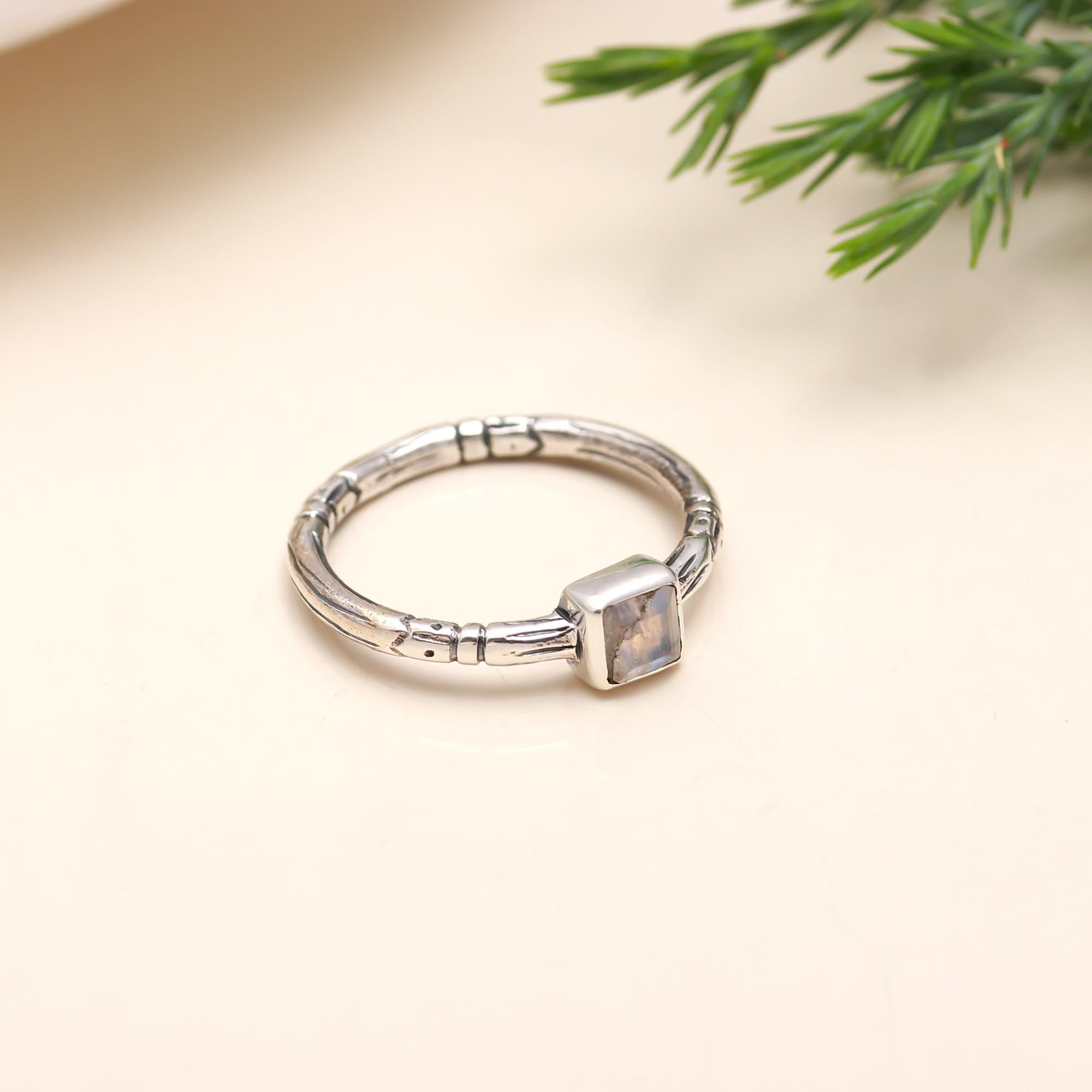 925 Silver Labradorite Ring