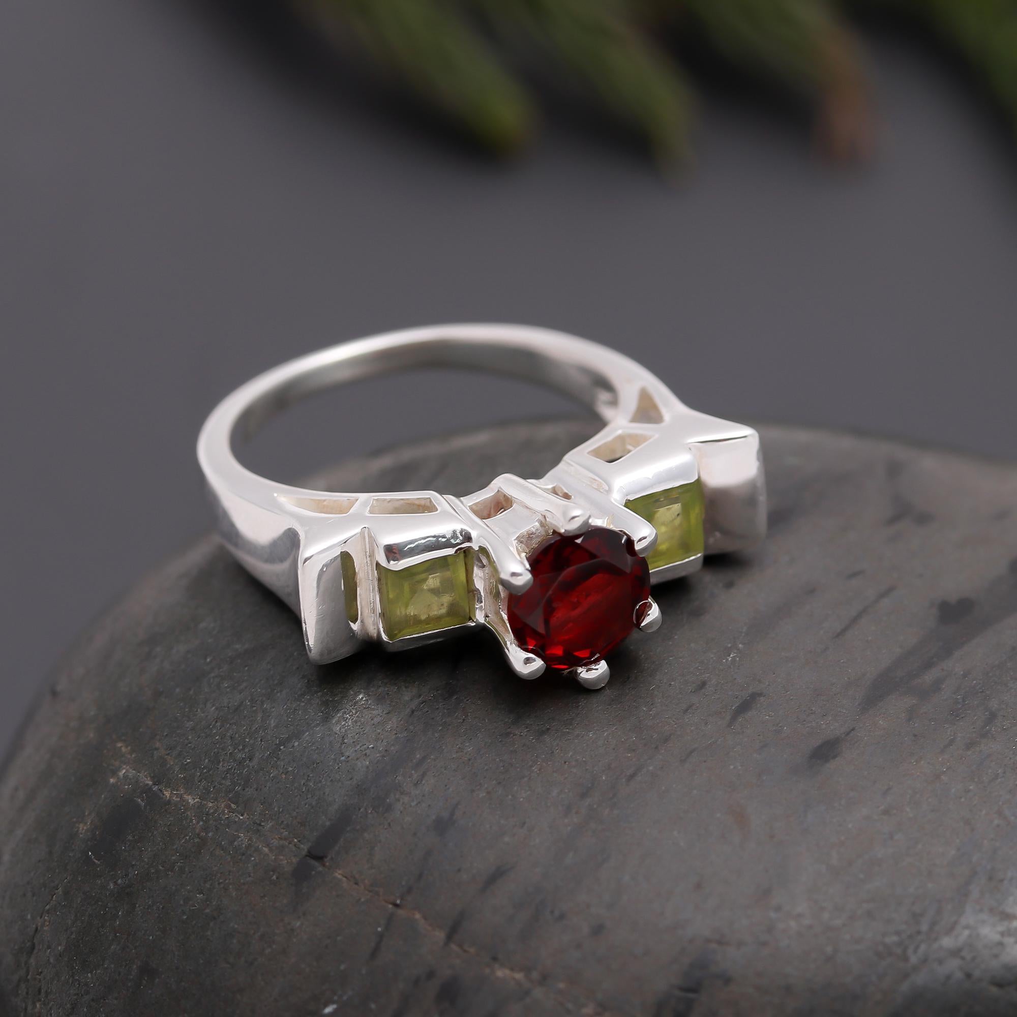 925 Silver Garnet & Peridot Designer Ring