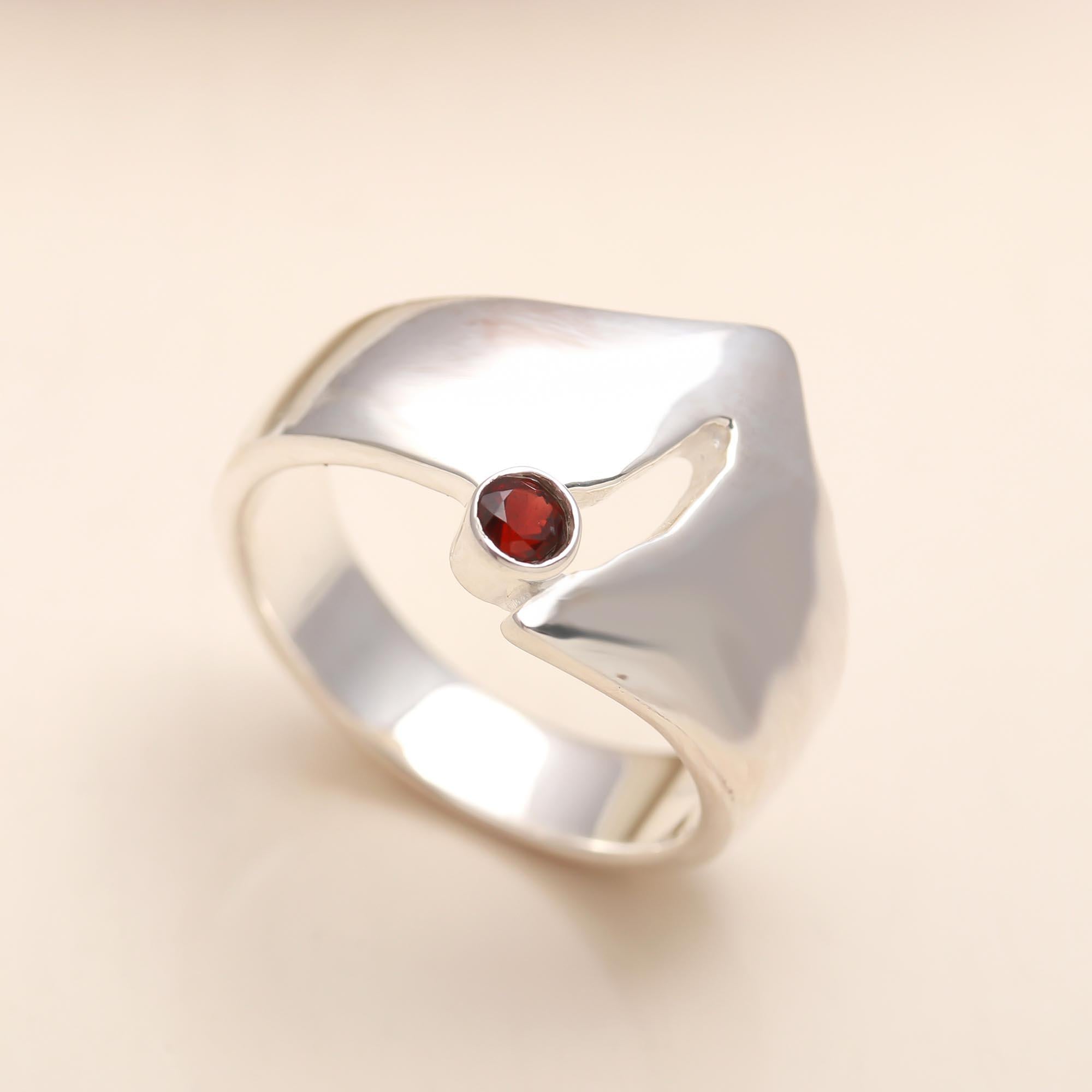 925 Silver Garnet Band Ring