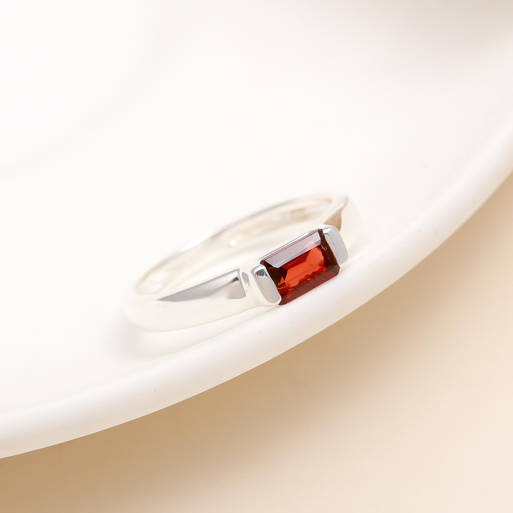 925 Silver Garnet Solitaire Ring