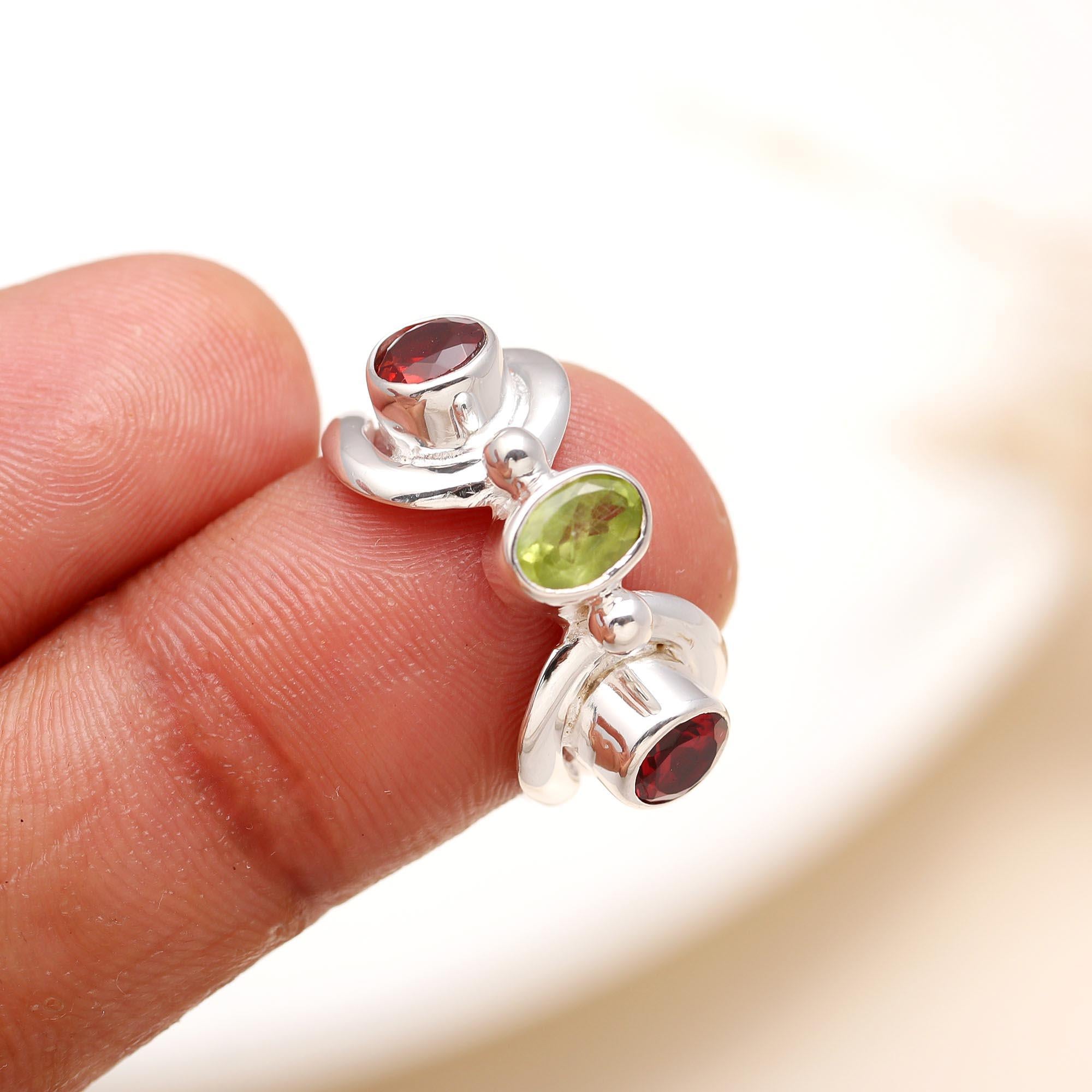 925 Silver Garnet and Peridot Ring