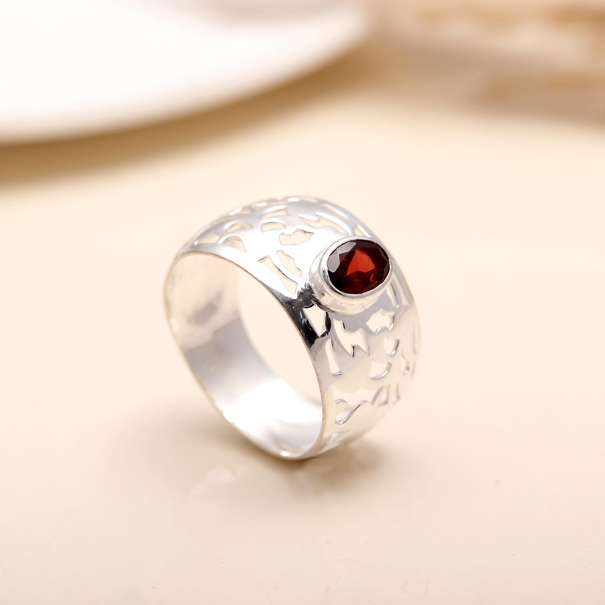 Handcrafted 925 sterling silver ring with floral filigree pattern